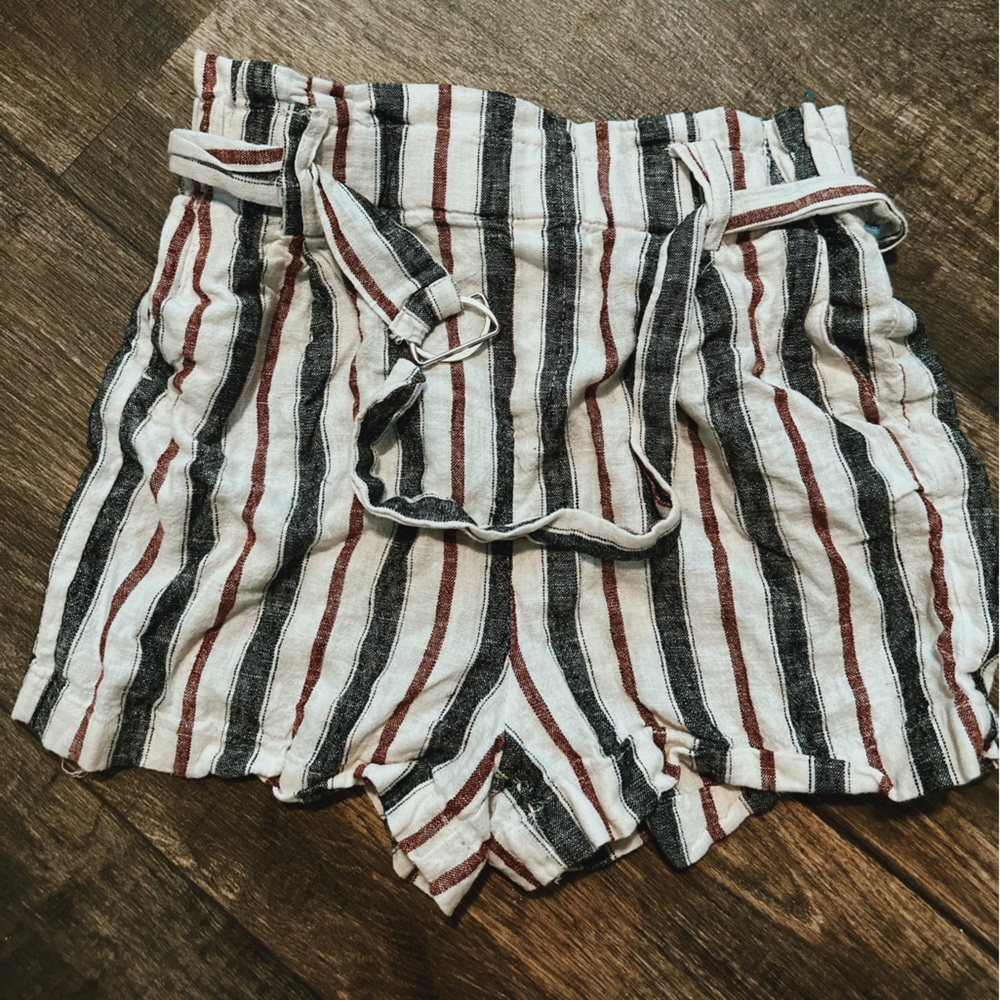 Striped Loose Fashion Shorts With Belt